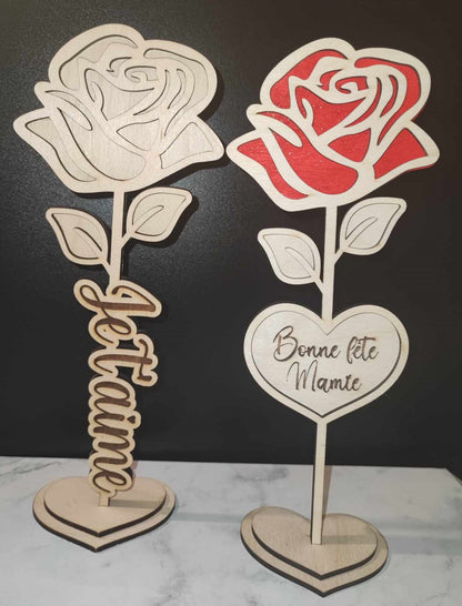 Rose en bois avec socle coeur